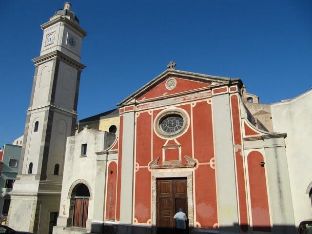 la iglesia o basílica de Sant Antíoco.