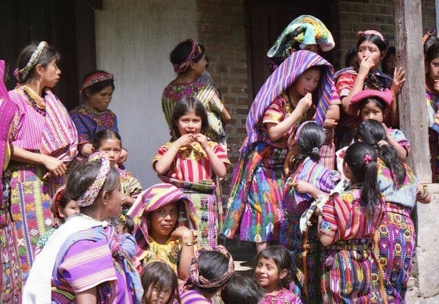 vestidos fiestas en Guatemala en a la Ruta Maya