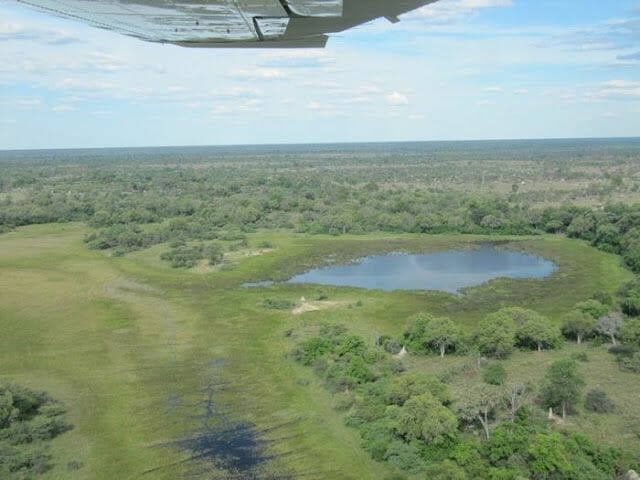 vuelo en avioneta, africa desde el aire, delta del Okavango, parques Botsuana