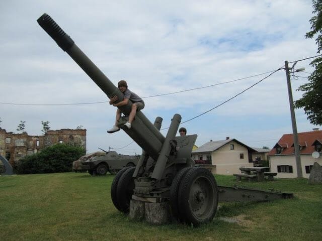 Howitzer M37 cañon