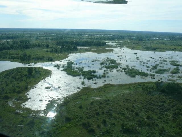 vuelo por el delta del Okavango