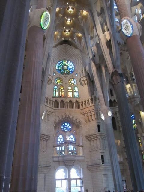 altura de la nave central de la basílica