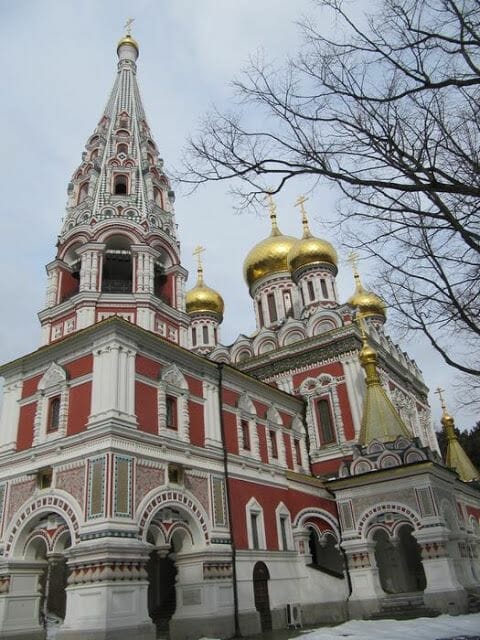 exterior iglesia Shipka viaje a Bulgaria