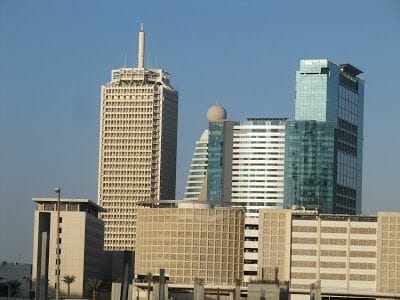 Dubai world trade center, primer rascacielos de dubai
