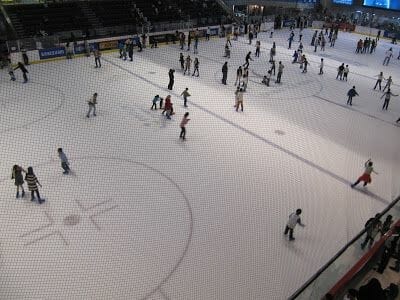 pista hielo indoor, patinar sobre hielo indoor, dubai ice ring