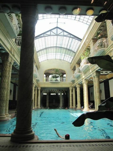 balnearios Budapest, baños termales budapest, piscinas cubiertas, Gellert