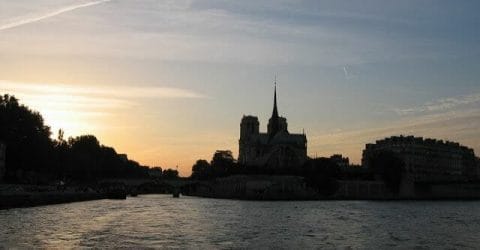 Paseo en Batobus por el Sena, Notre-Dame