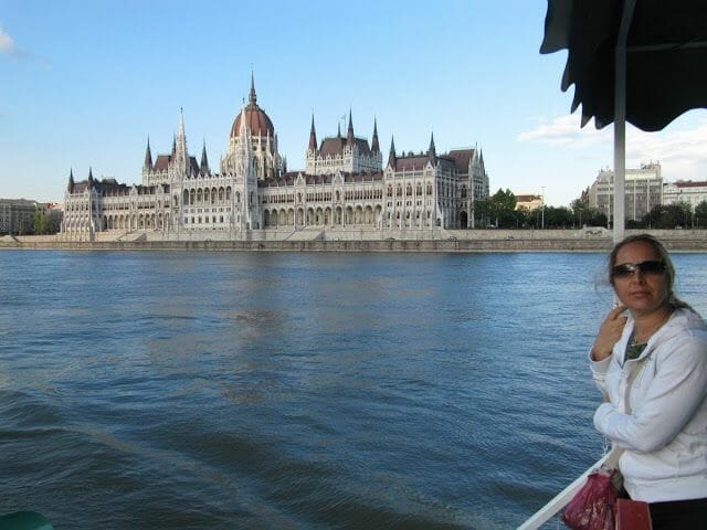 parlamento budapest en un paseo por el danubio