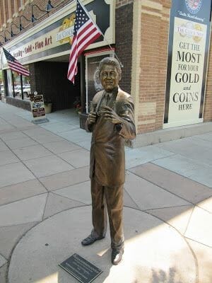 Bill Clinton statue, estatuas de rapid city, estatua de Bill Clinton