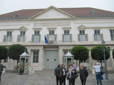 Palacio Sándor, cambio de guardia budapest