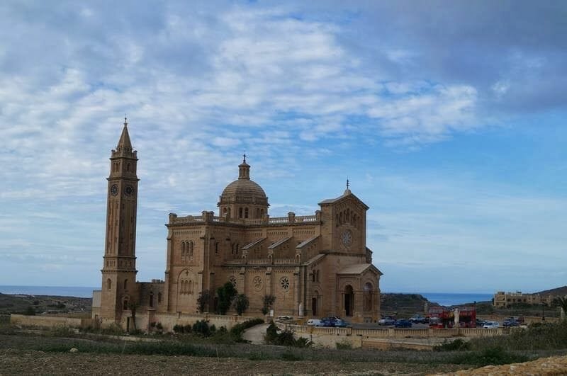 iglesia de peregrinación maltesa de Ta Pinu, iglesias de malta, iglesias de Gozo