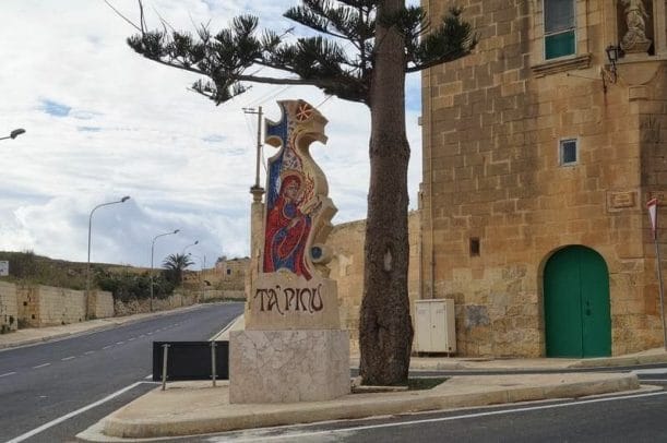 iglesia de peregrinación maltesa de Ta Pinu, iglesias de malta, iglesias de Gozo