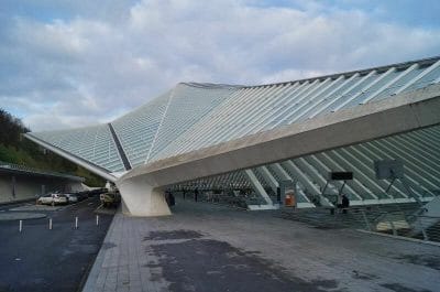 estación de tren de Lieja de Santiago Calatrava exterior