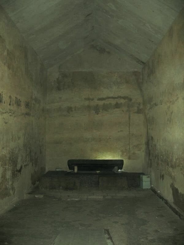 cámara vacía de la pirámide de kefrén Egipto
