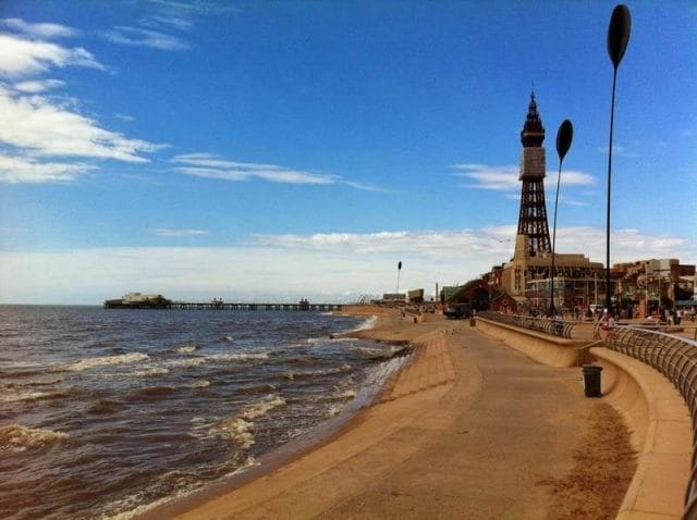 Torre de Blackpool Inglaterra y el mar