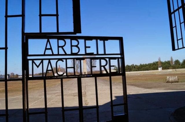 arbeit macht frei del campo de concentración de Sachsenhausen