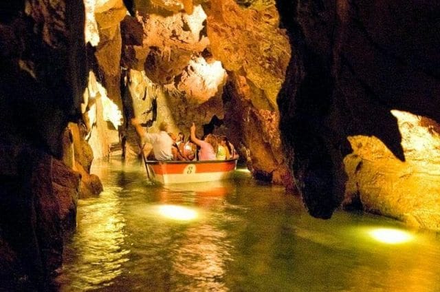 grutas de San José barca