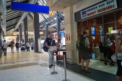 Cambiar moneda en el aeropuerto de Siem reap