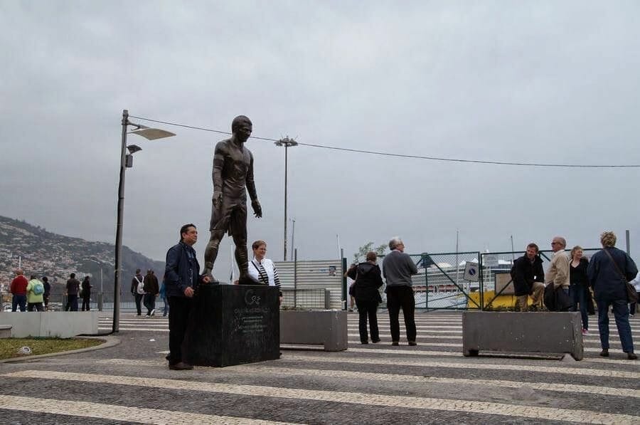 Estatua de Cristiano Ronaldo Funchal