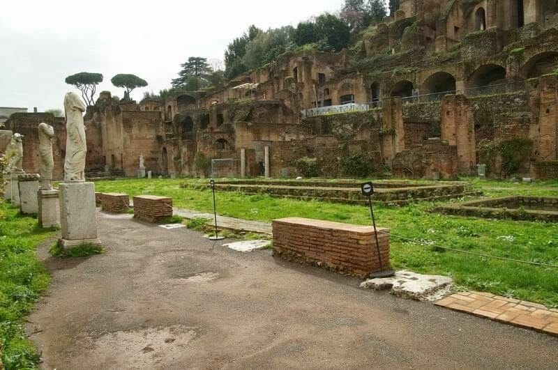 foro romano Templo de Vesta y la Casa de las Vírgenes Vestales