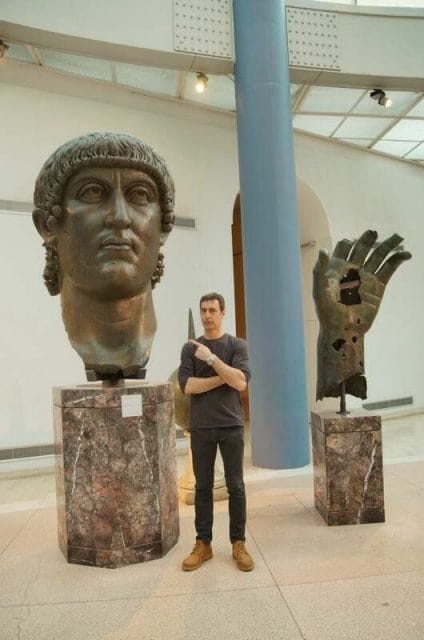 Restos de una escultura colosal de Constantino - museos Capitolinos