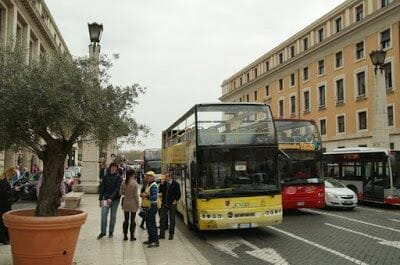 Bus turístico Roma de la Omnia Vaticana