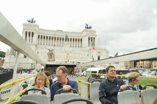 Bus turístico Omnia Vatican