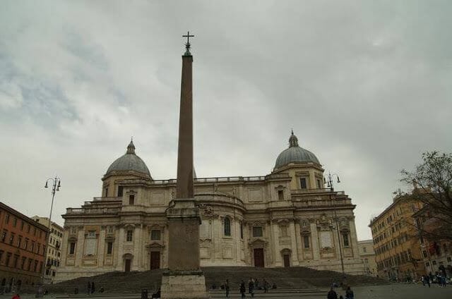 Santa María la Maggiore obelisco