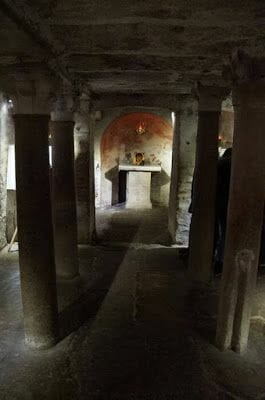  cripta bajo el ábside iglesia Santa María in Cosmedin 