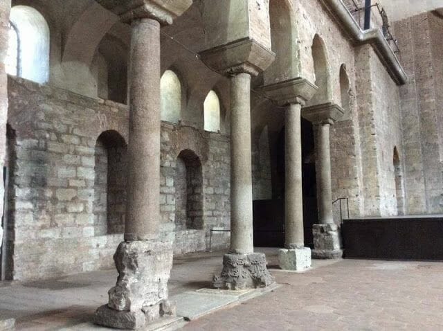 columnas de la Iglesia de Santa Irene