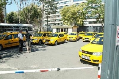 parada taxis de Estambul en el puerto de cruceros