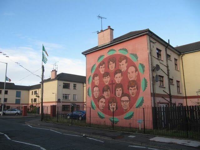 murales de Derry a los caidos