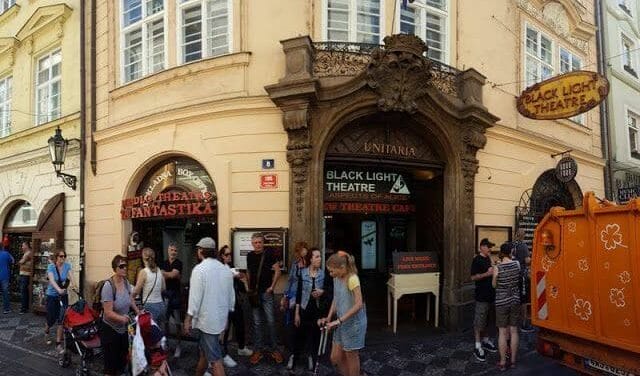 fachada ta fantastika Teatro negro Praga