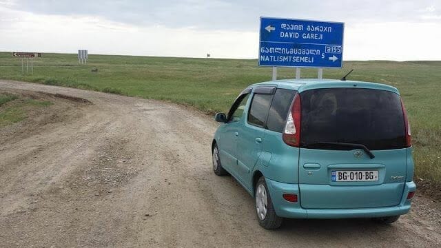 coche de alquiler para viajar por Georgia y armenia