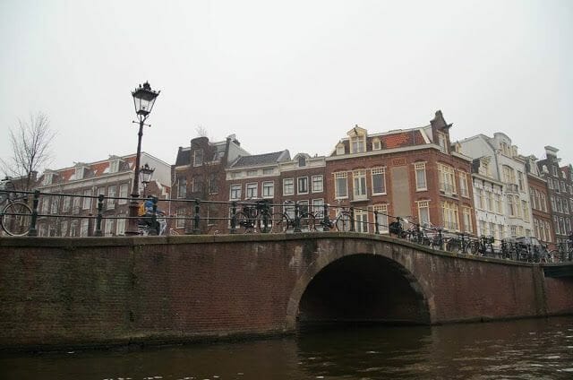 canales de Ámsterdam puentes
