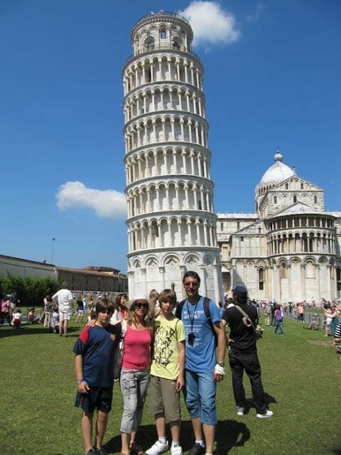 Torre inclinada que ver en Pisa en un día