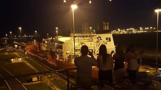 Visitar el canal de Panamá de noche