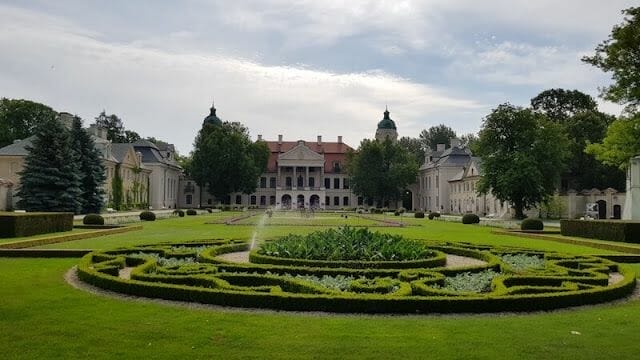 fachada del palacio de Kozłówka