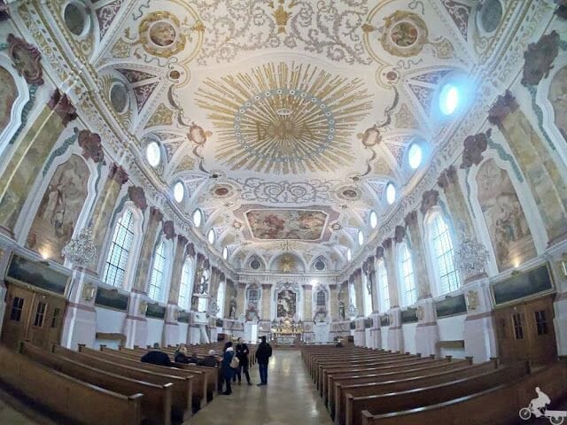 Bürgersaalkirche nave interior