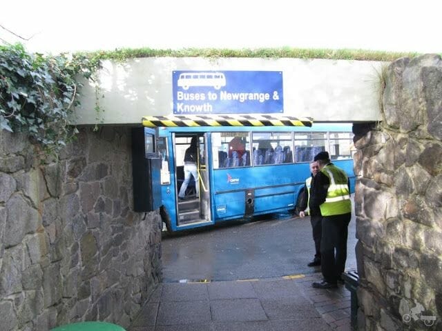 newgrange bus
