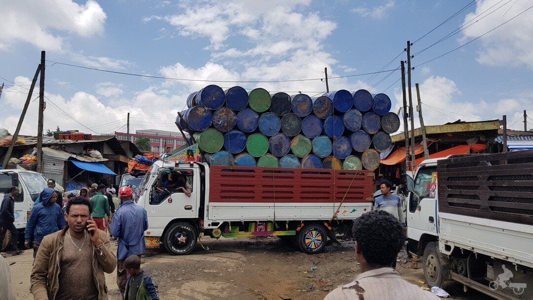 camion en mercado adis abeba etiopia