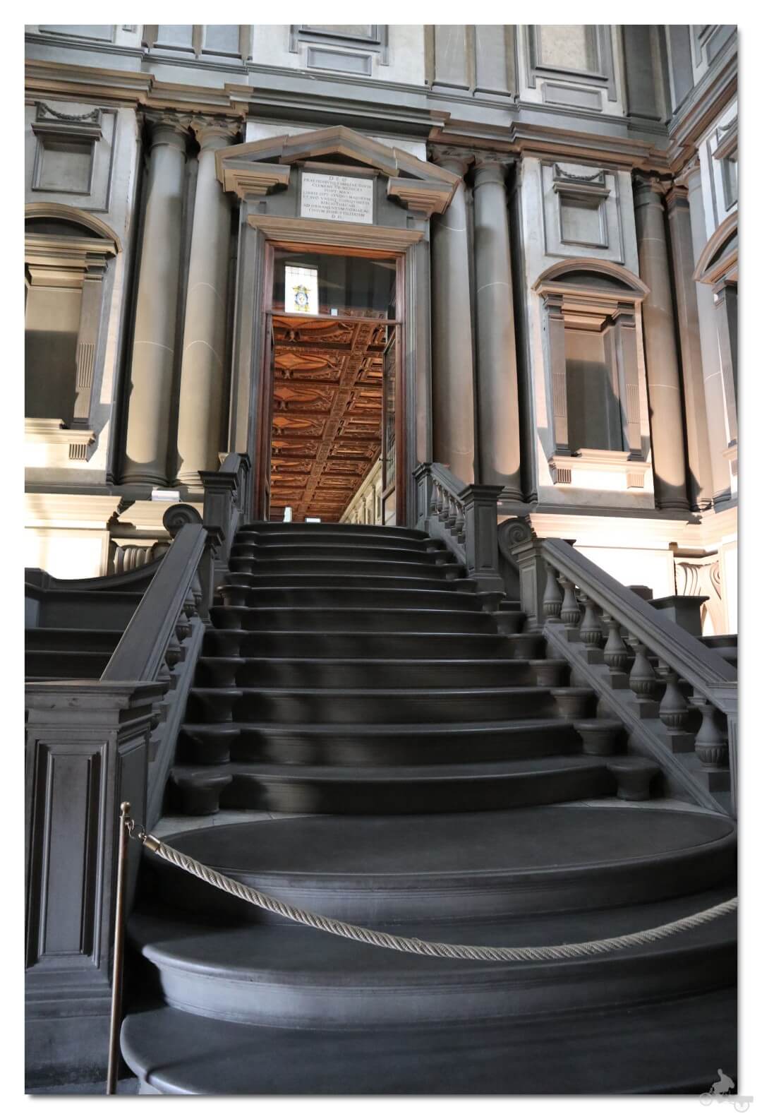 escalinata miguel angel biblioteca laurenciana