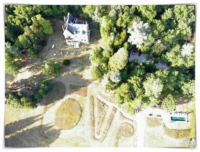 jardin - castillo La Thuilière - drone