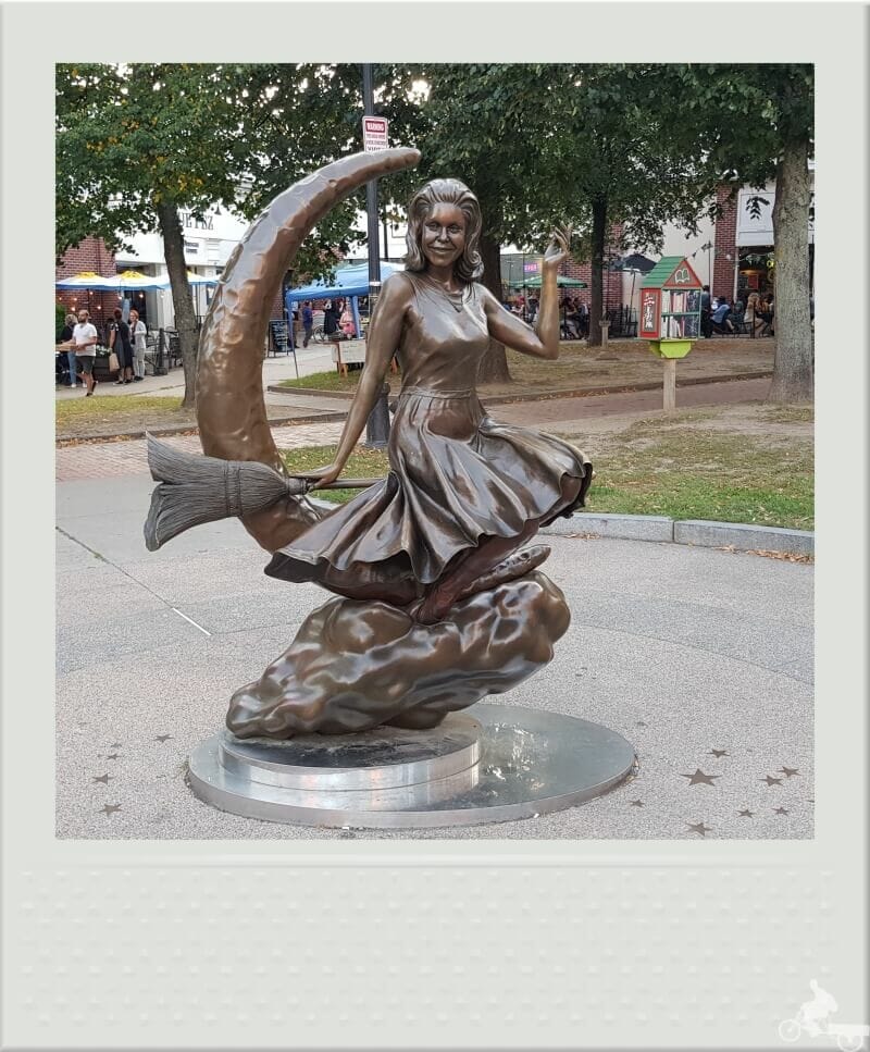 Estatua de Samantha Stevens -Salem