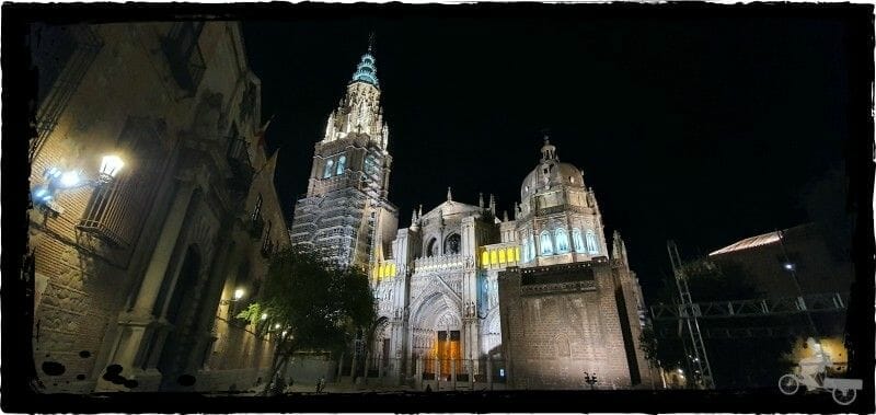 catedral de noche