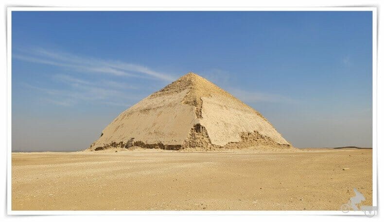 pirámide Acodada Combada o Romboidal