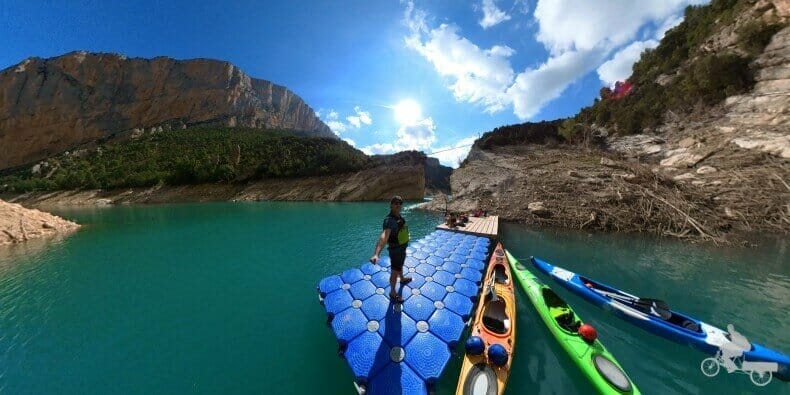 embarcadero de kayaks en el congost de Mont-rebei