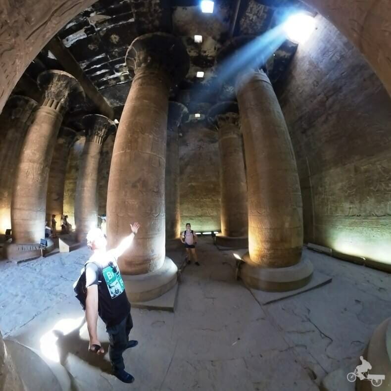 segunda sala hipóstila del templo de Edfu