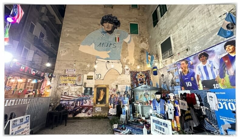 mural de Maradona en quarteri spagnoli