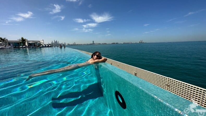 infinity pool Burj al Arab Dubai Emiratos